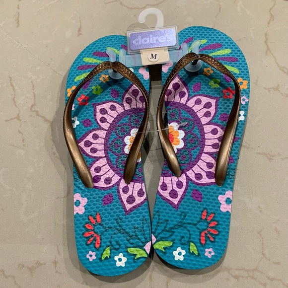 Claire’s Super Cute Printed Flip Flop - Picture 1 of 3